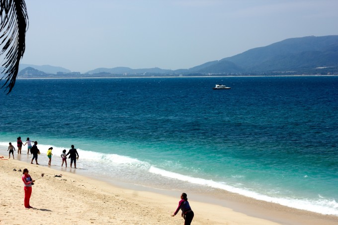 广东省至海南岛的驾车之旅，一次别样的跨海探索